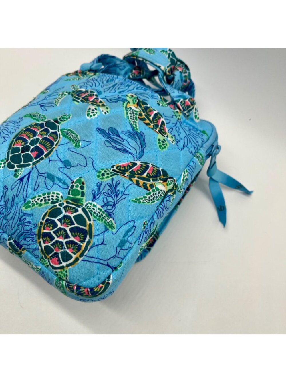 Vera Bradley Blue Sea Turtle & Coral Quilted Cotton Organizer - Picture 8 of 10